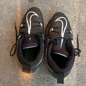 Nike Black and White Sports Sneakers